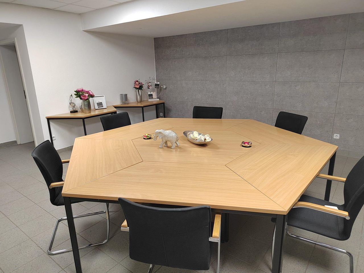 Rest of the World  Seminar rooms Seminario image 3