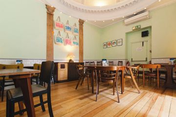 London training rooms Cafe Cafe image 4