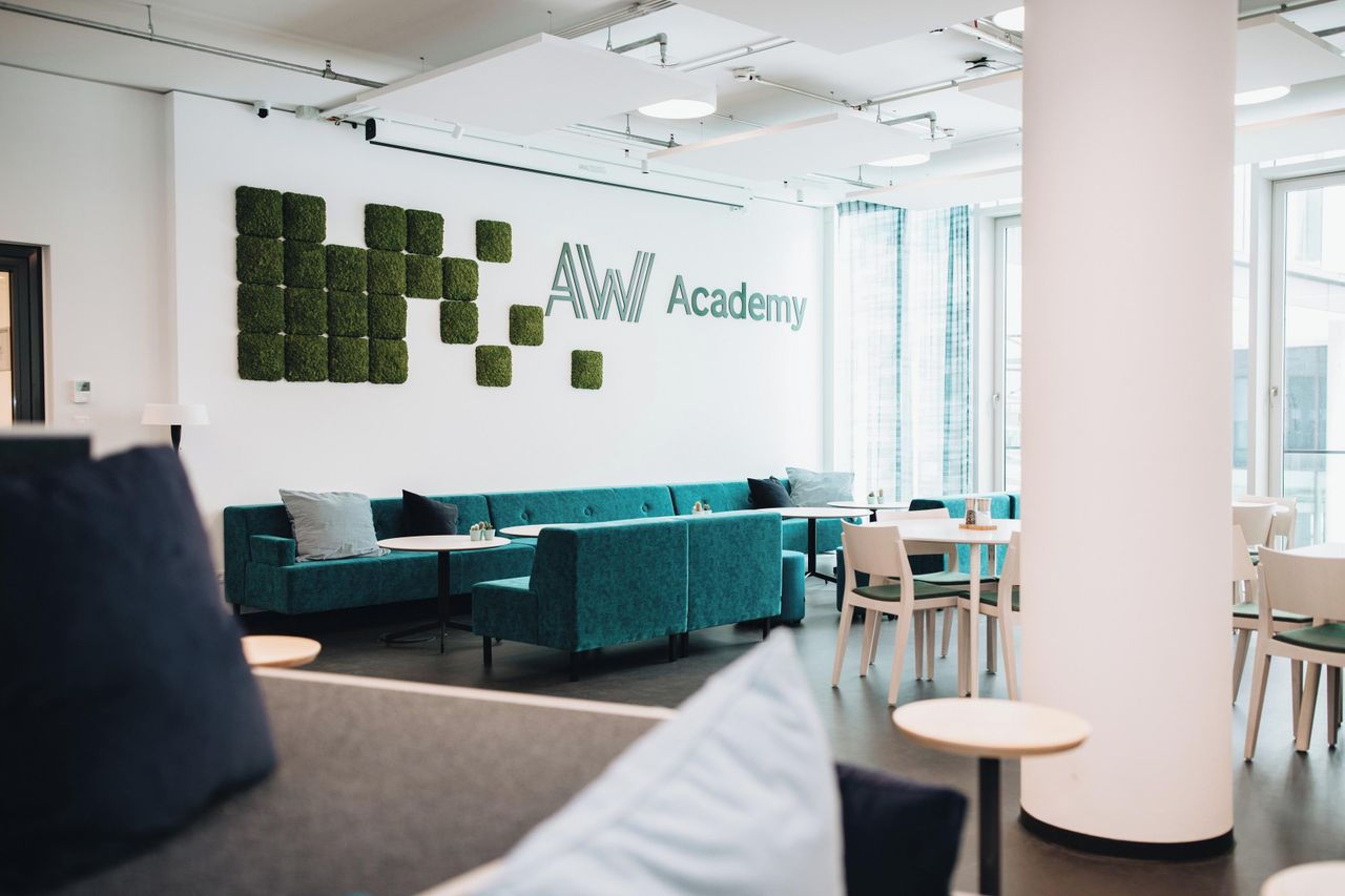 München training rooms Klassenzimmer Office image 3