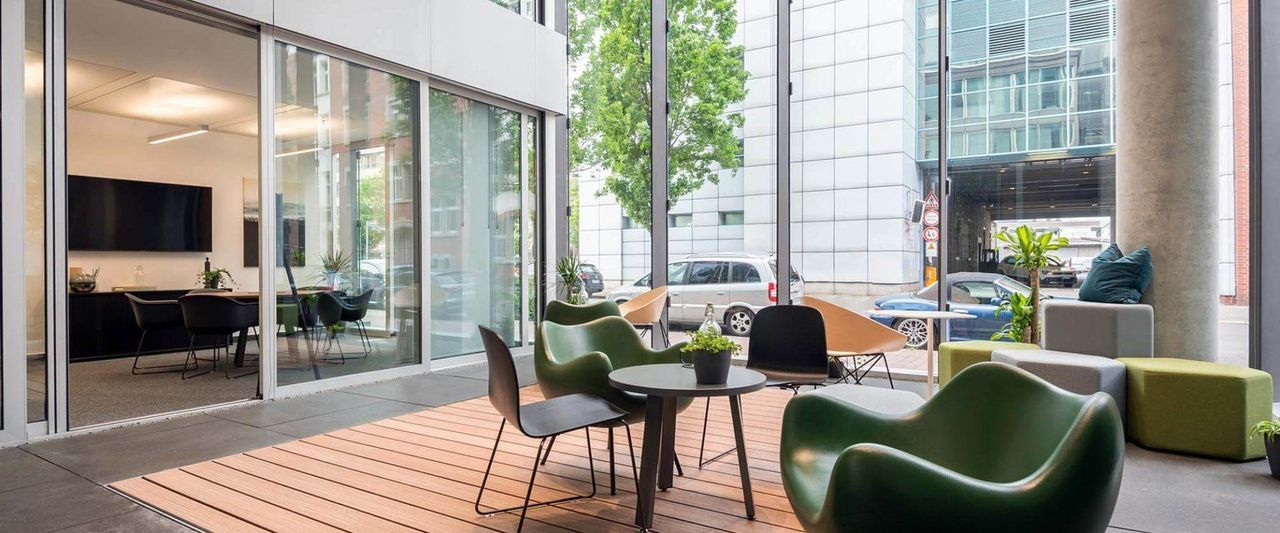 Frankfurt am Main  Coworking Space Moderner Konferenzraum SleevesUp! Frankfurt Gallus 