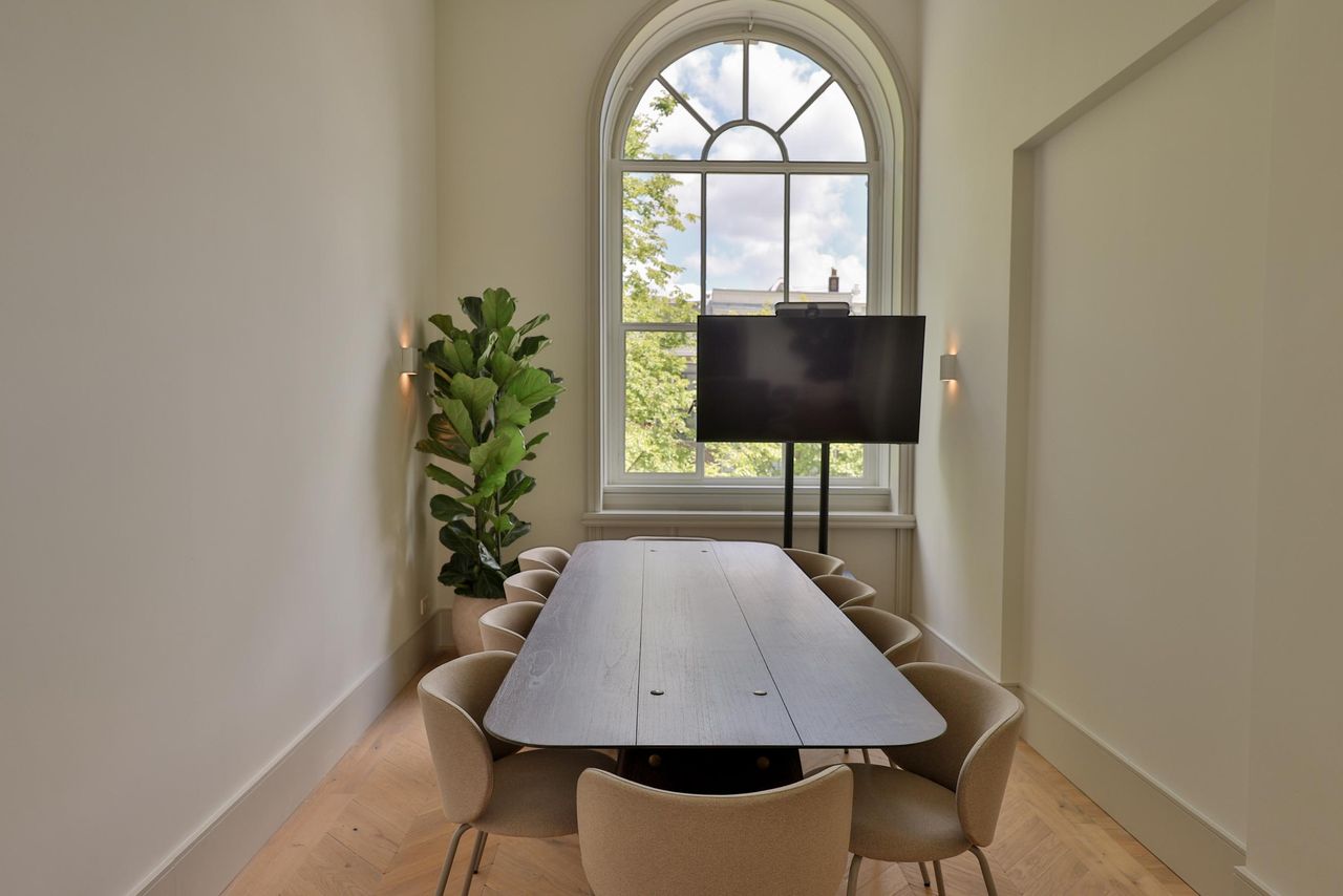 Amsterdam   Linge Meeting Room image 1