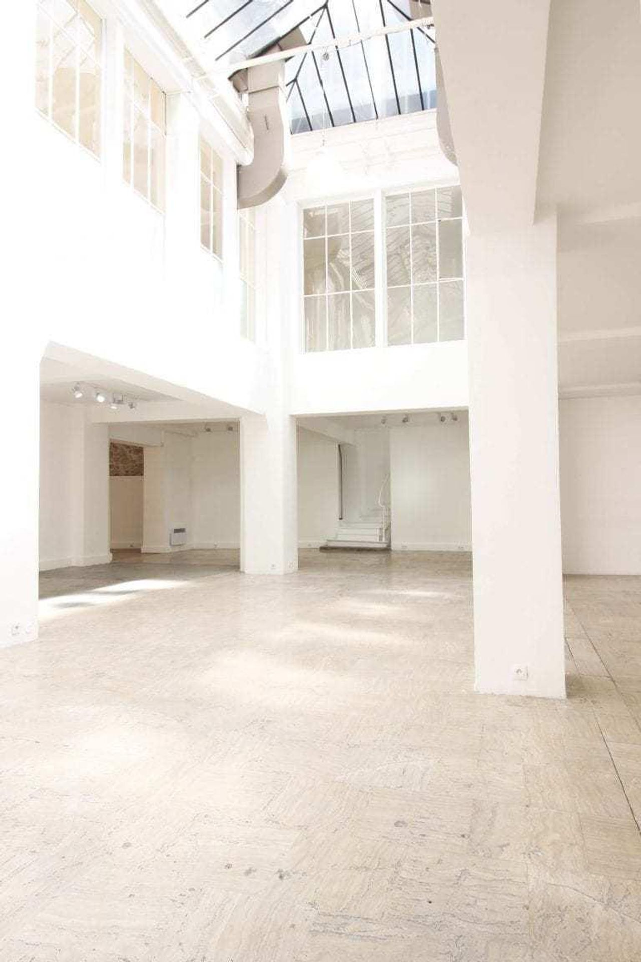 Paris training rooms Showroom Galerie Turenne Debeylleme ground floor 450m2 image 5