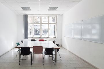 Berlin workshop spaces Boardroom Seminar room image 1