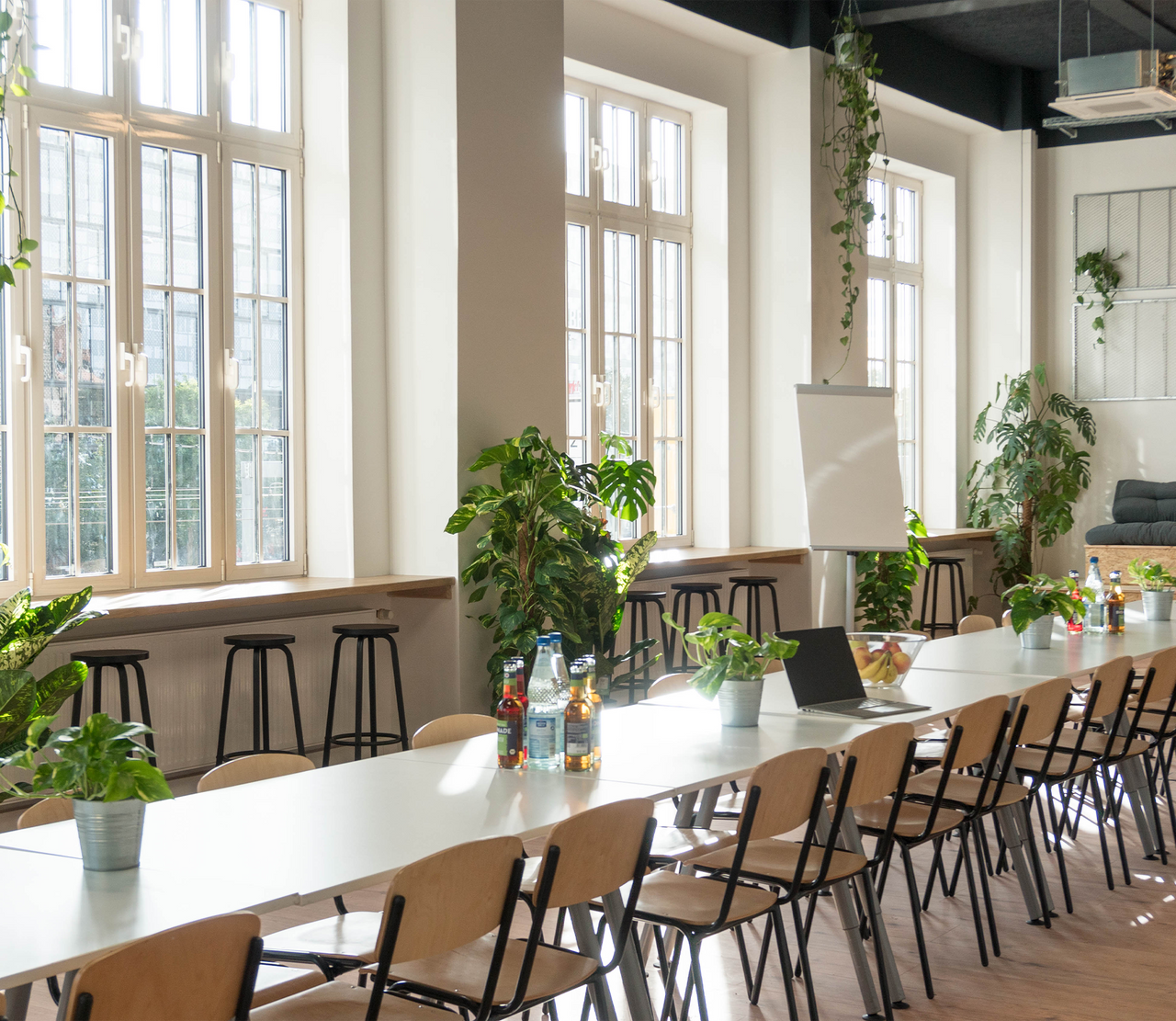 Leipzig Kreatives Meeting Außergewöhnliche Locations URBN JUNGLE Eventarea image 3