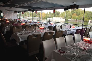 Paris corporate event spaces Boat SALON SUR L'EAU image 0