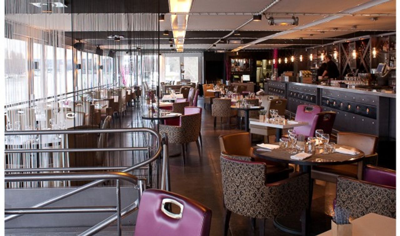 Paris corporate event spaces Boat SALON SUR L'EAU image 11