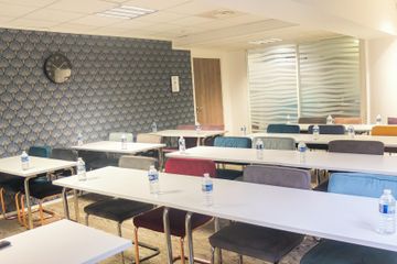 Paris  Meeting room  image 1