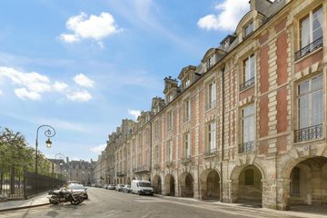 Parijs Salles de formation  Boardroom DESKEO Place des Vosges image 2