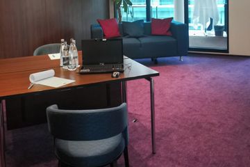 Zurich Schulungsräume Business center Purple Space Arbeitsplätze 5-8 image 0