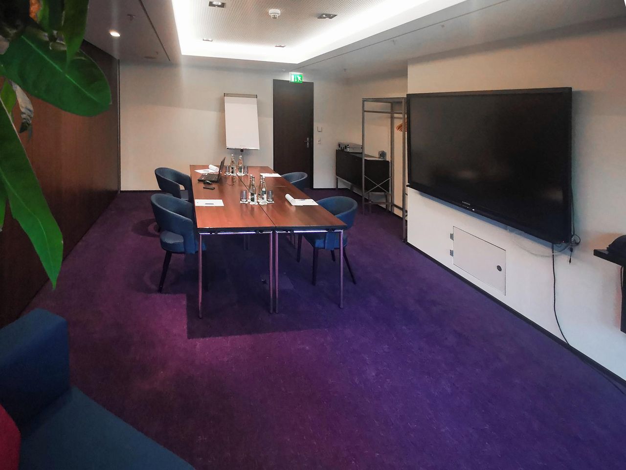 Zurich Schulungsräume Business center Purple Space Arbeitsplätze 5-8 image 2