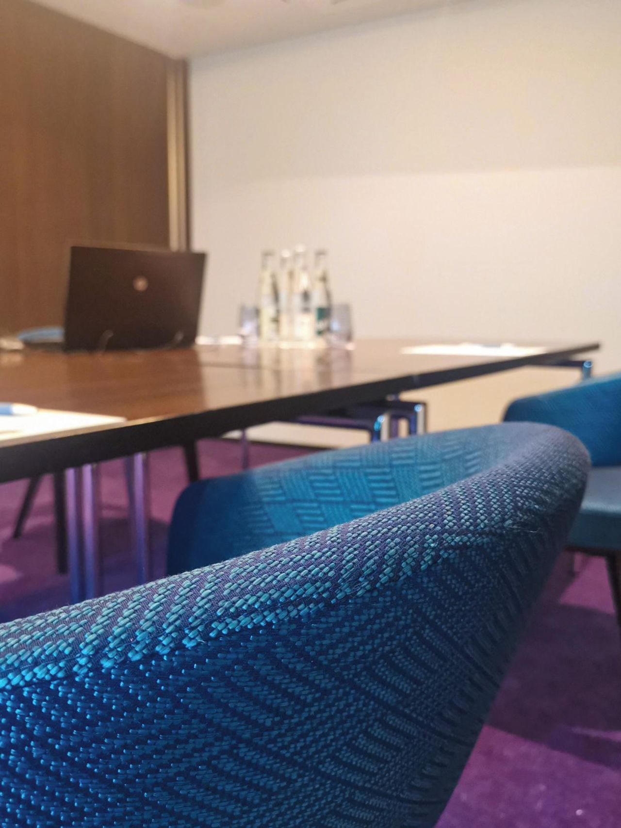 Zurich Schulungsräume Business center Purple Space Arbeitsplätze 5-8 image 6