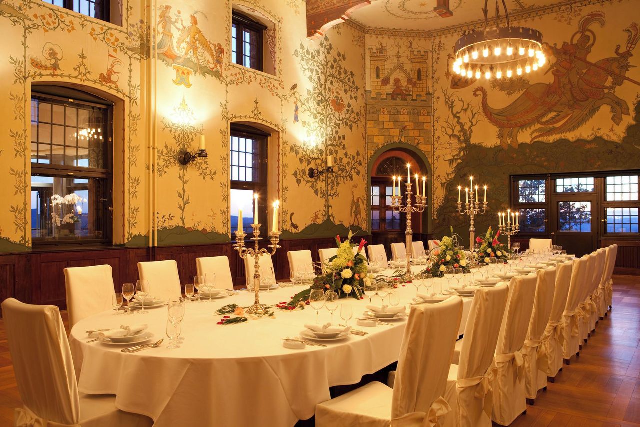 Rest der Welt  Historisches Gebäude Wappensaal image 1