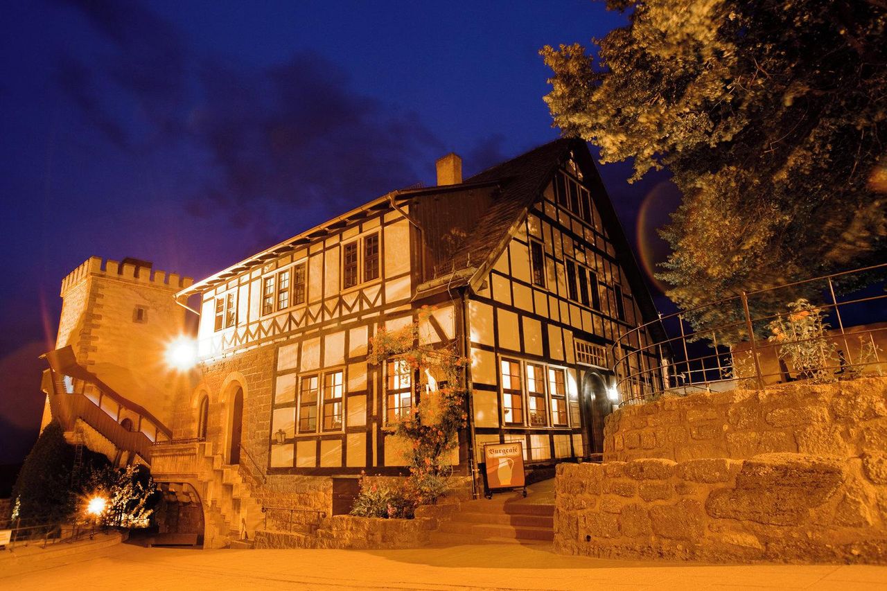 Rest der Welt  Historisches Gebäude Burgschenke Café Gadem image 1