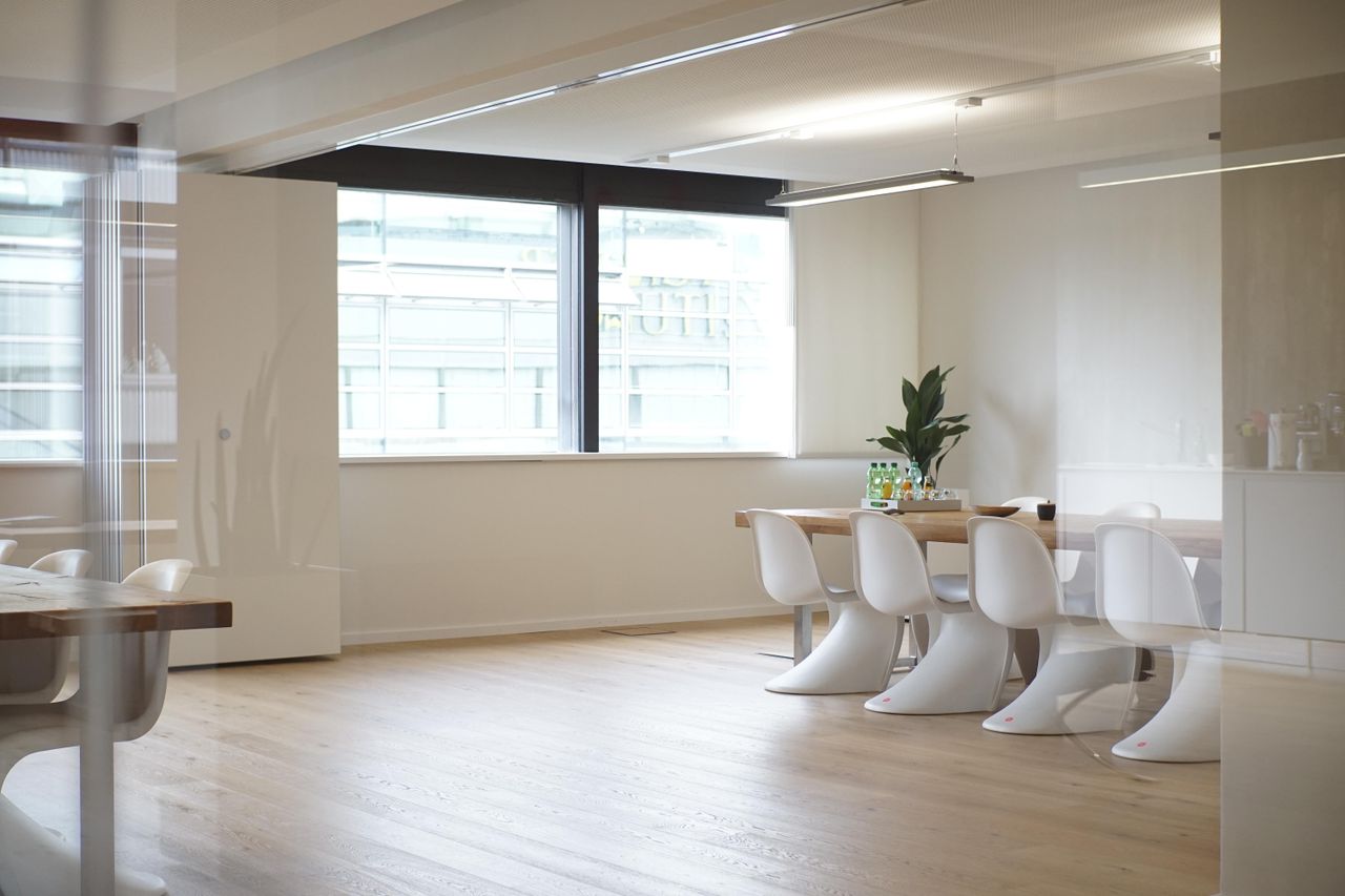 Stuttgart Schulungsräume Meetingraum NEONPINK image 3