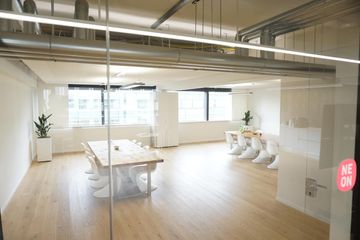 Stuttgart Schulungsräume Meeting room NEONPINK image 3