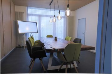 Rest of the World  Business center  image 0