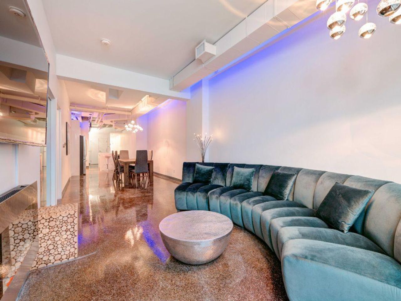 Rest van de wereld  Apartment Second Floor Loft image 3