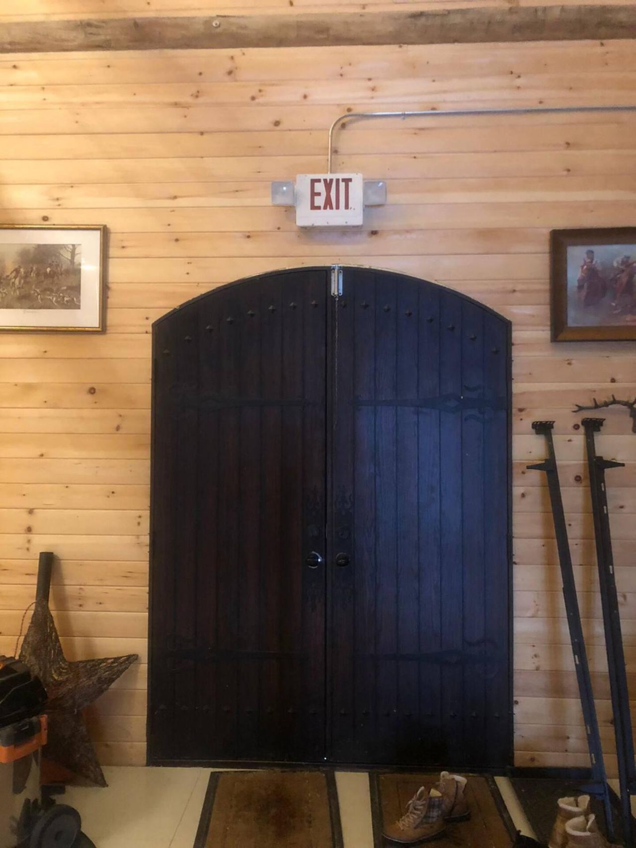 Rest of the World  Backyard Secret Luxy Barn in Orillia Ontario image 15