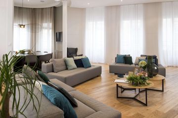 Lyon Unusual venue Le Salon image 7