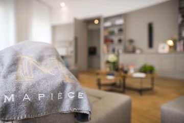 Lyon Unusual venue Le Salon image 6