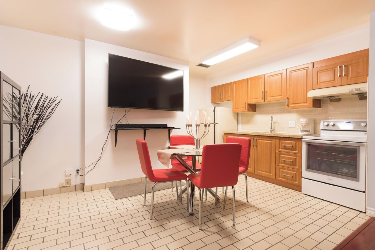 Rest van de wereld  Apartment Dundas St West - Second + Third Floor image 5