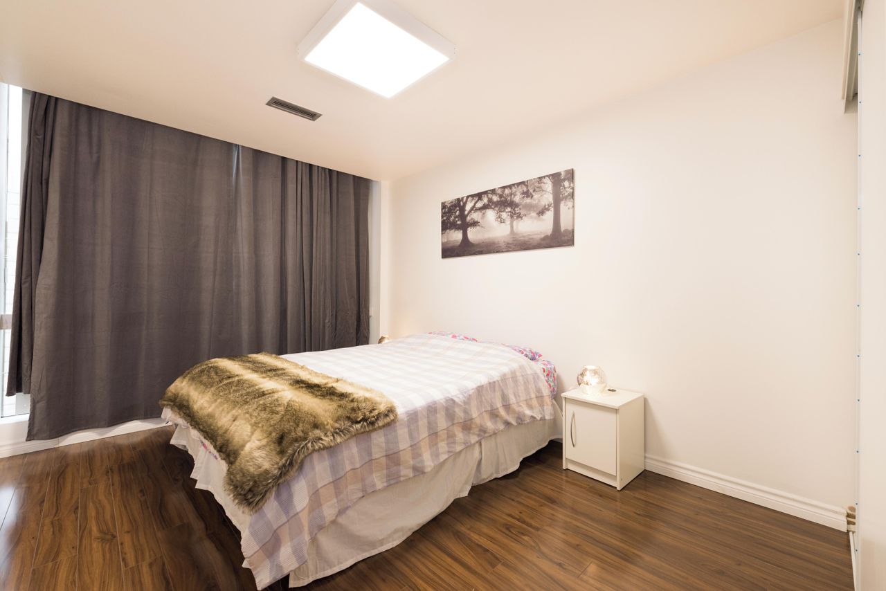 Rest van de wereld  Apartment Dundas St West - Second + Third Floor image 8