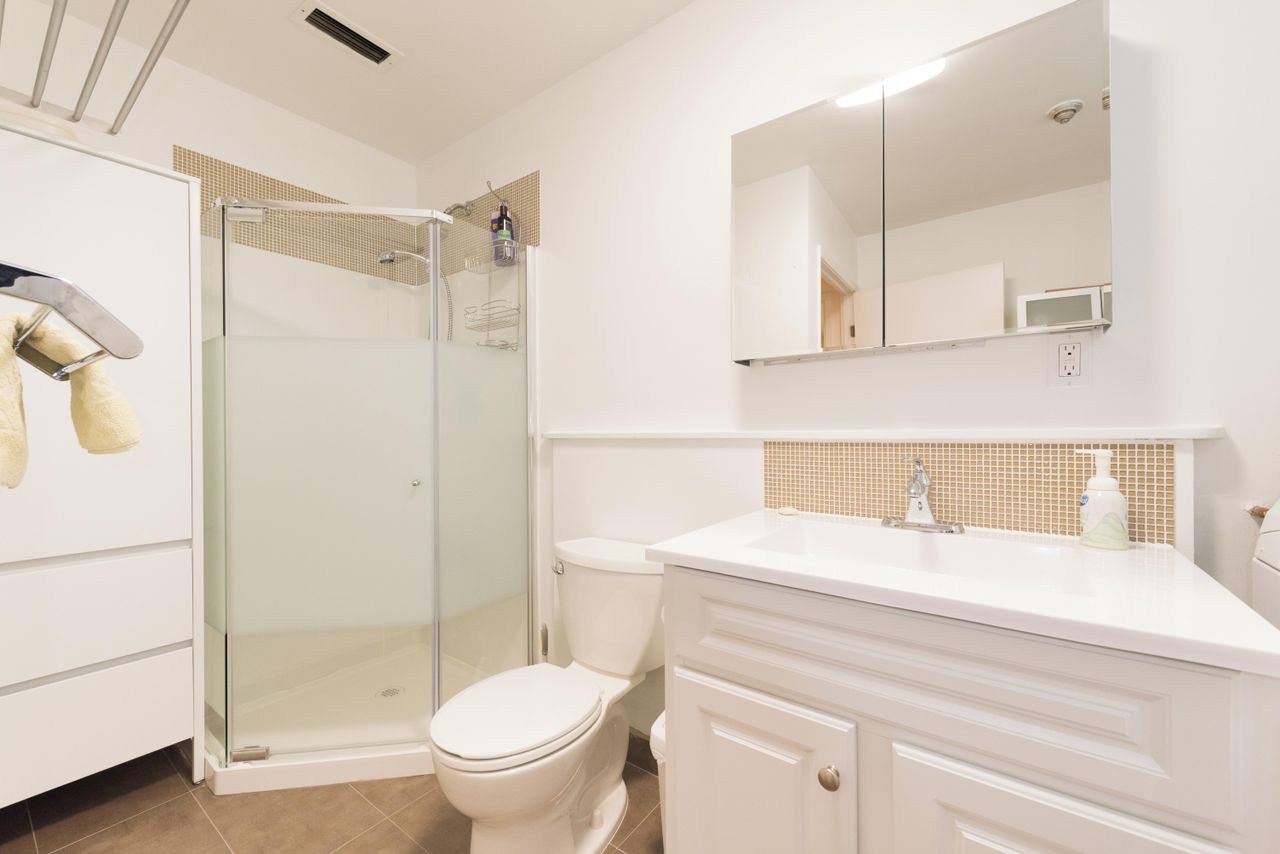 Rest van de wereld corporate event spaces Apartment Dundas St West - Second + Third Floor image 13