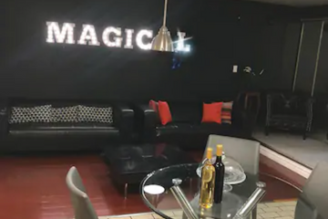 Rest der Welt  Wohnung New Industrial Loft Type with Patio 1200 sqft. Perfect for Big Groups image 1