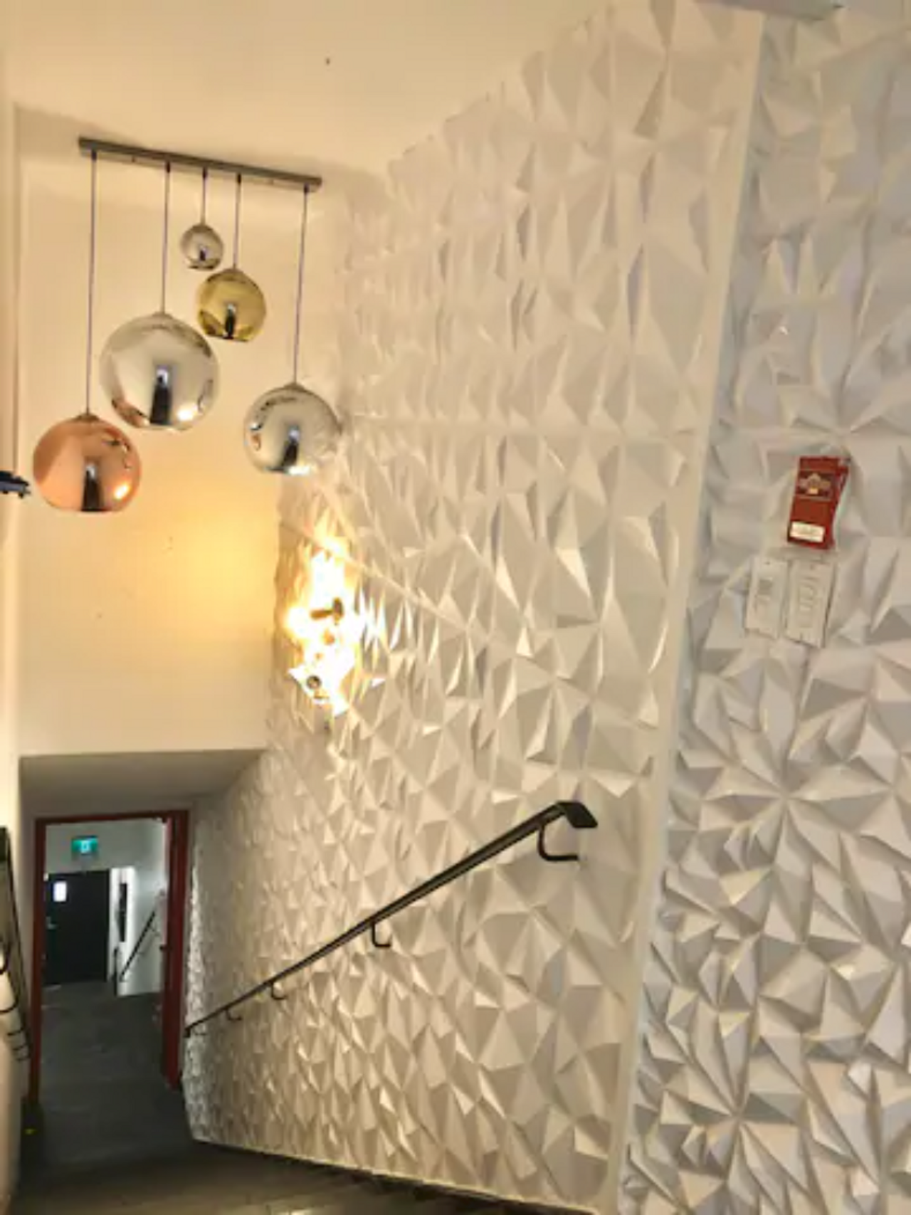 Rest van de wereld  Apartment New Industrial Loft Type with Patio 1200 sqft. Perfect for Big Groups image 4