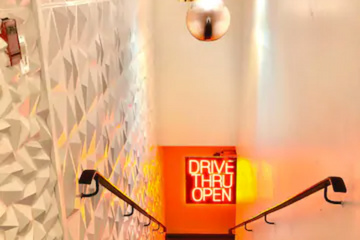 Rest der Welt Wohnung New Industrial Loft Type with Patio 1200 sqft. Perfect for Big Groups image 5