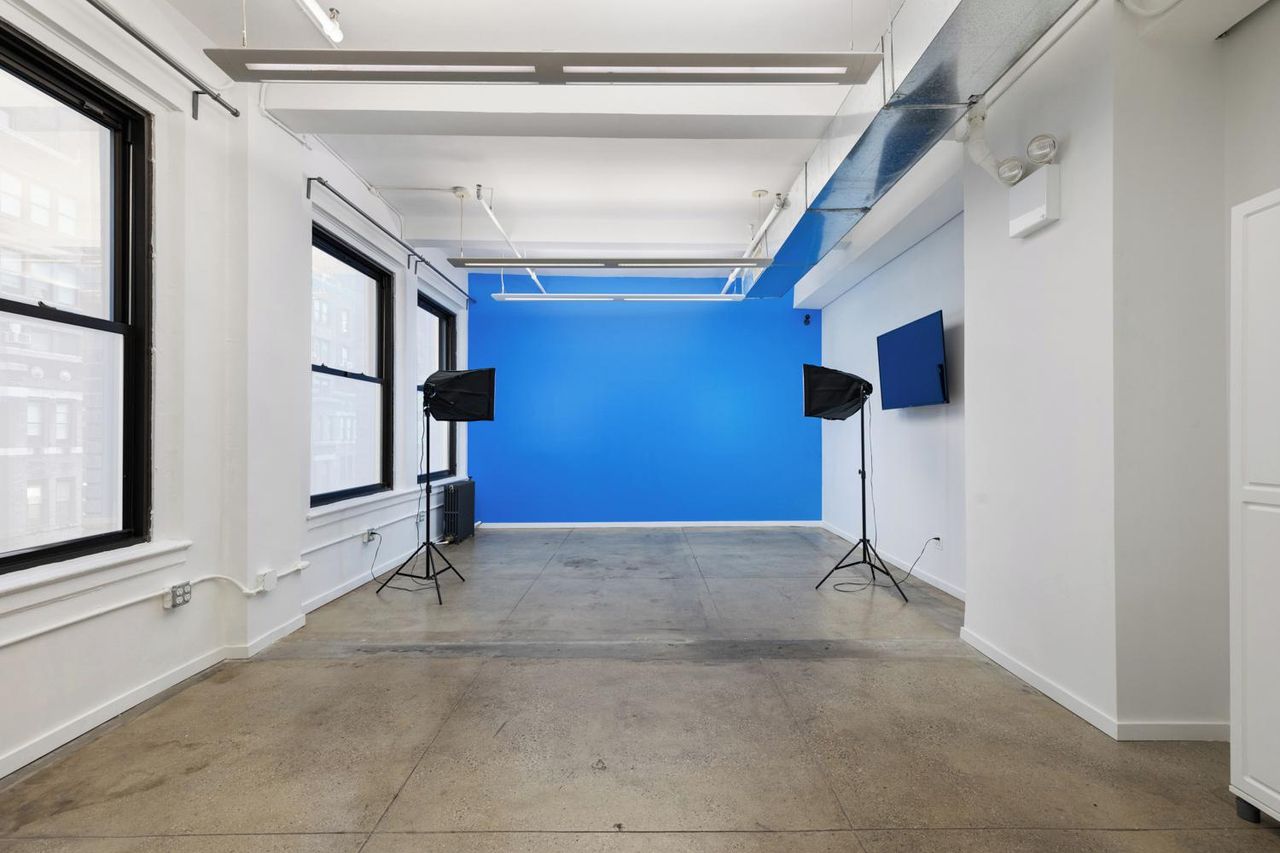 NYC   Large Photo Studio with Natural Light image 4