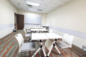 Singapore  Classroom Adelphi Two image 2