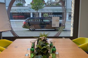 Rest der Welt Kundengespräch Sitzungszimmer image 4