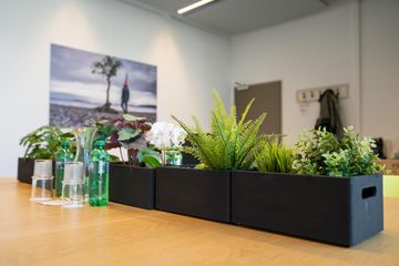 Rest der Welt Kundengespräch Sitzungszimmer image 3