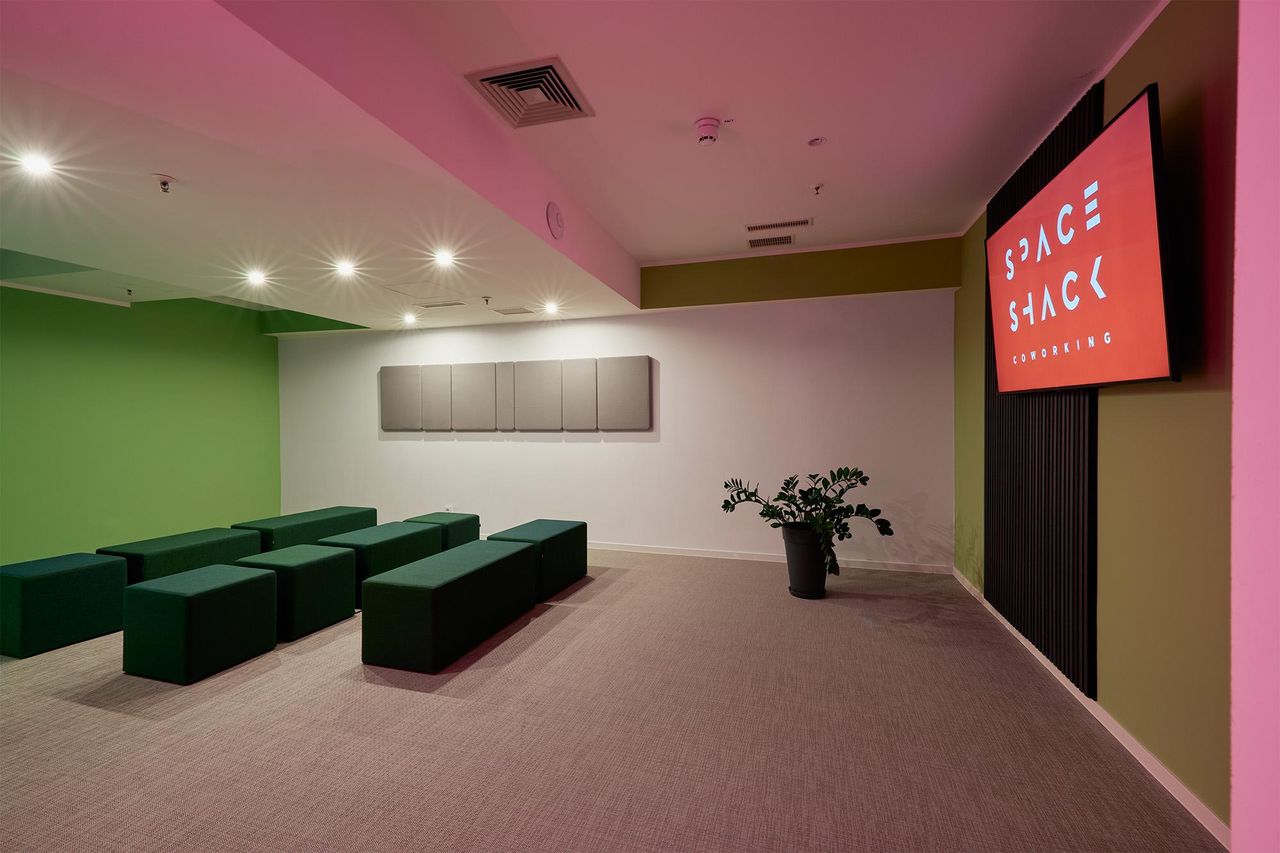 Berlin Coworking Meeting rooms SkyLab - Space Shack image 3