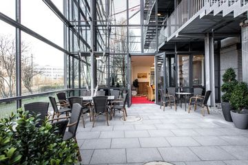 Munich  Coworking space ecosHOT DESK in München-City image 3