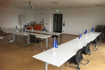 Rest of the World Business center Seminarraum / Grossraum-Büro image 3