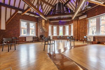 Manchester  Bijzondere locatie The Shipping Office image 2