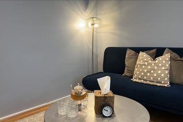 London Consulting Room Azura Room image 2