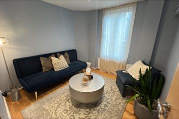 London  Consulting Room Azura Room image 3