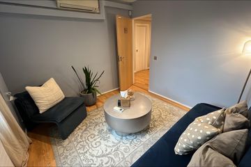 London  Consulting Room Azura Room image 5