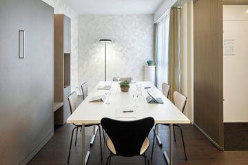 Rest of the World  Meeting room 206 image 2