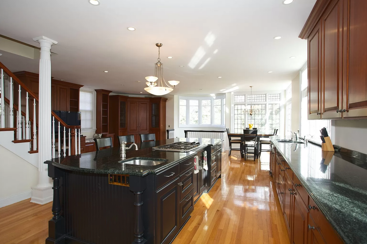 Rest van de wereld   Montclair Mansion - As Seen on Love & Hip Hop Season 10 image 18