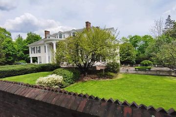 Rest van de wereld Montclair Mansion - As Seen on Love & Hip Hop Season 10 image 10