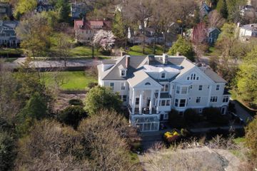 Rest van de wereld Montclair Mansion - As Seen on Love & Hip Hop Season 10 image 14