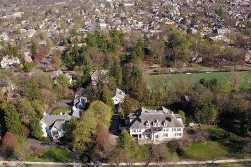 Rest van de wereld Montclair Mansion - As Seen on Love & Hip Hop Season 10 image 15