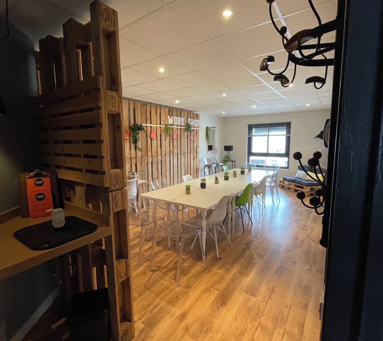 Rest of the World  Meeting room Workshop - image 2