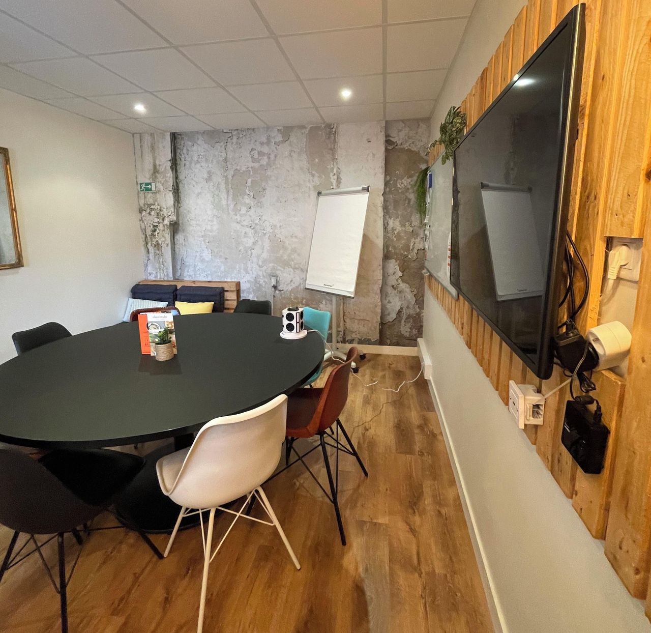 Rest of the World  Meeting room Labo 2 - image 2