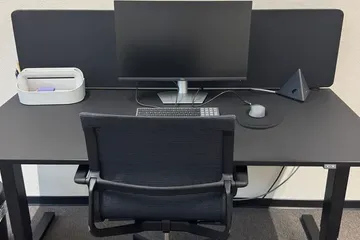 Frauenfeld  Werkplek Open Space Flex Desk mit Screen image 1