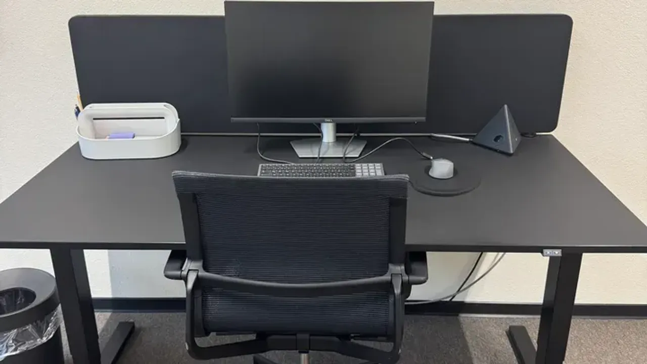 Frauenfeld  Office desk Open Space Flex Desk mit Screen image 1